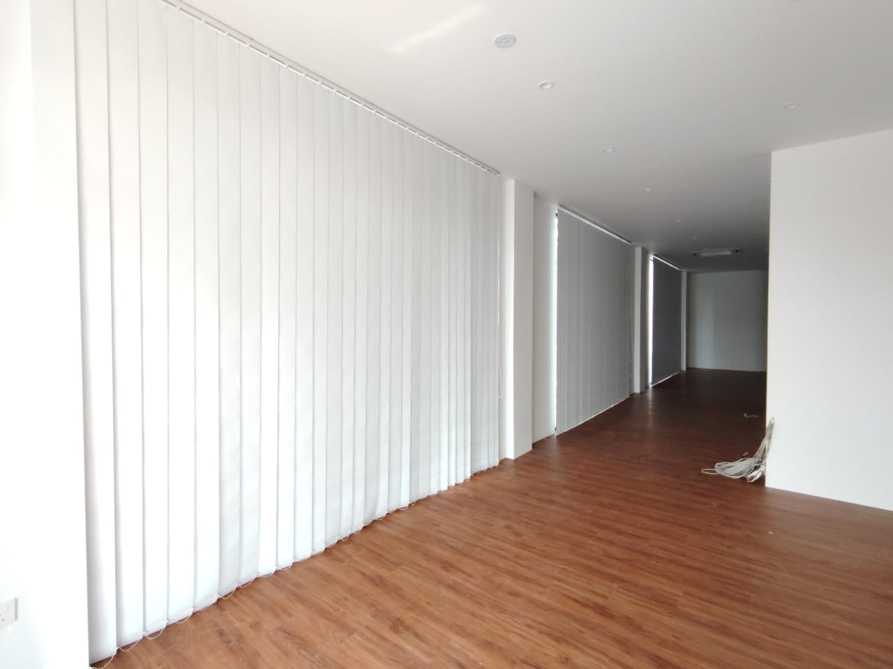 VERTICAL BLINDS